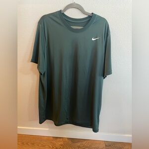 Men’s Nike t-shirt